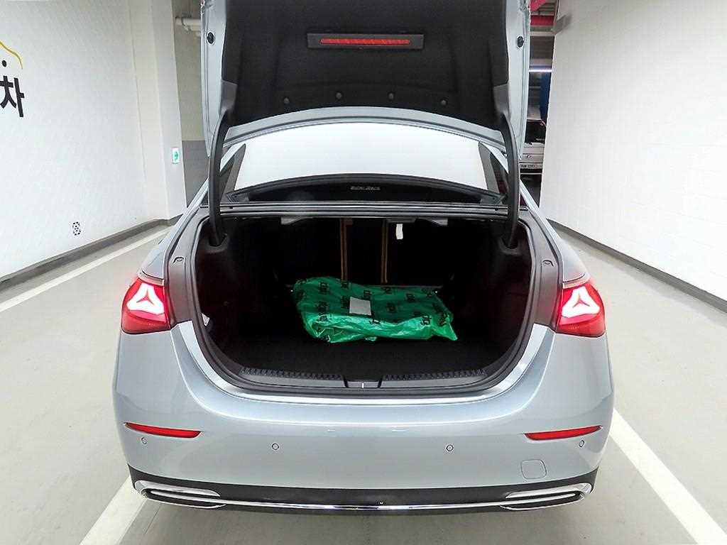 Mercedes Benz E class - Vista 5