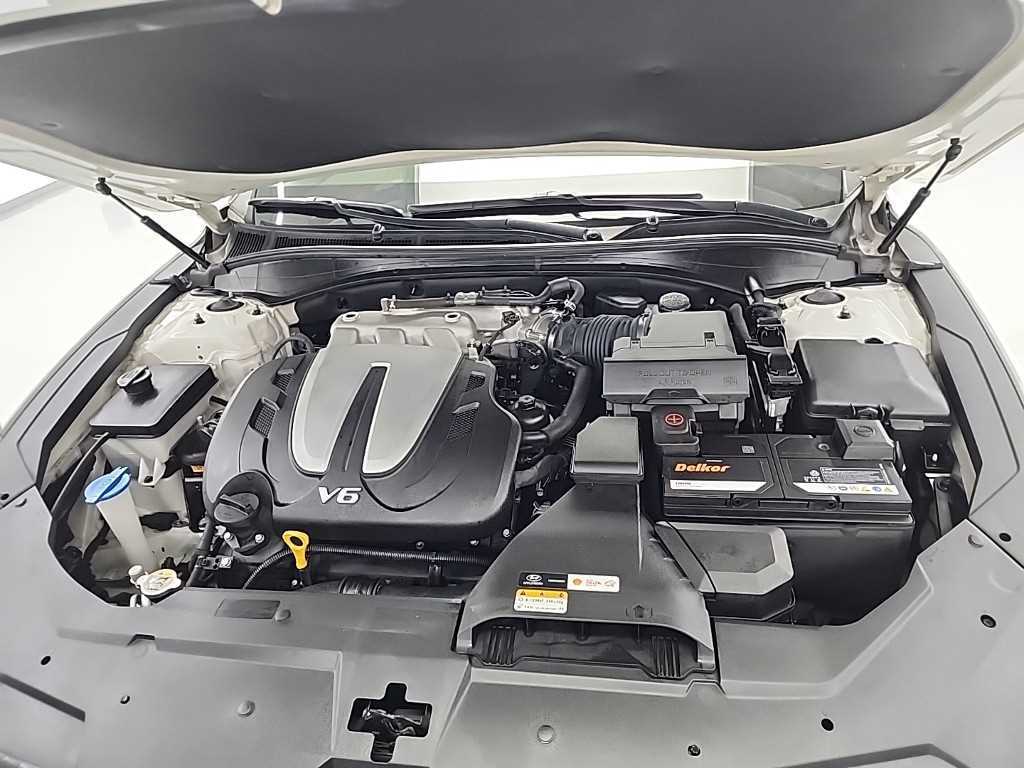 HYUNDAI Grandeur - Vista 5