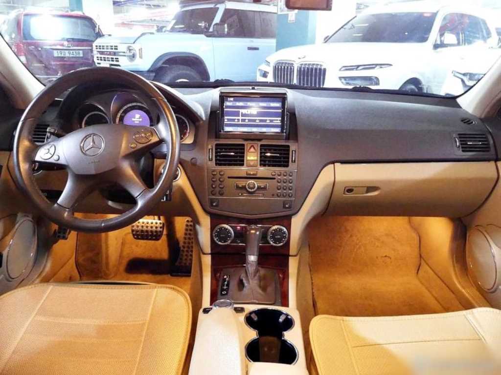 Mercedes Benz C Class - Vista 5