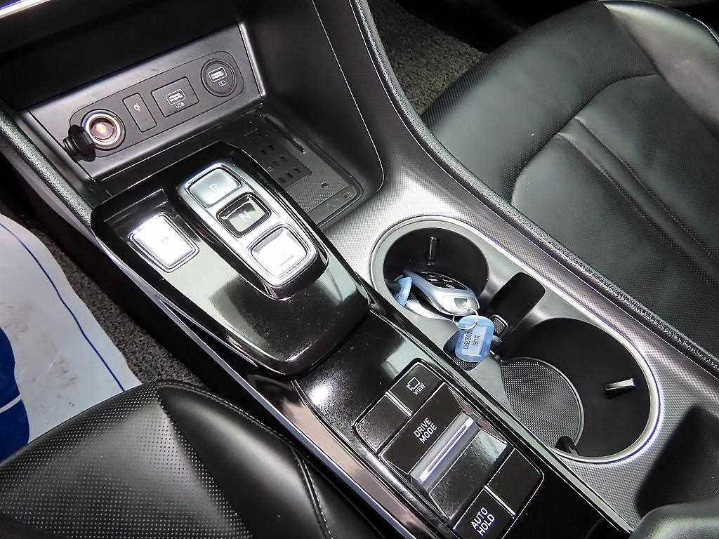 HYUNDAI Sonata - Vista 10