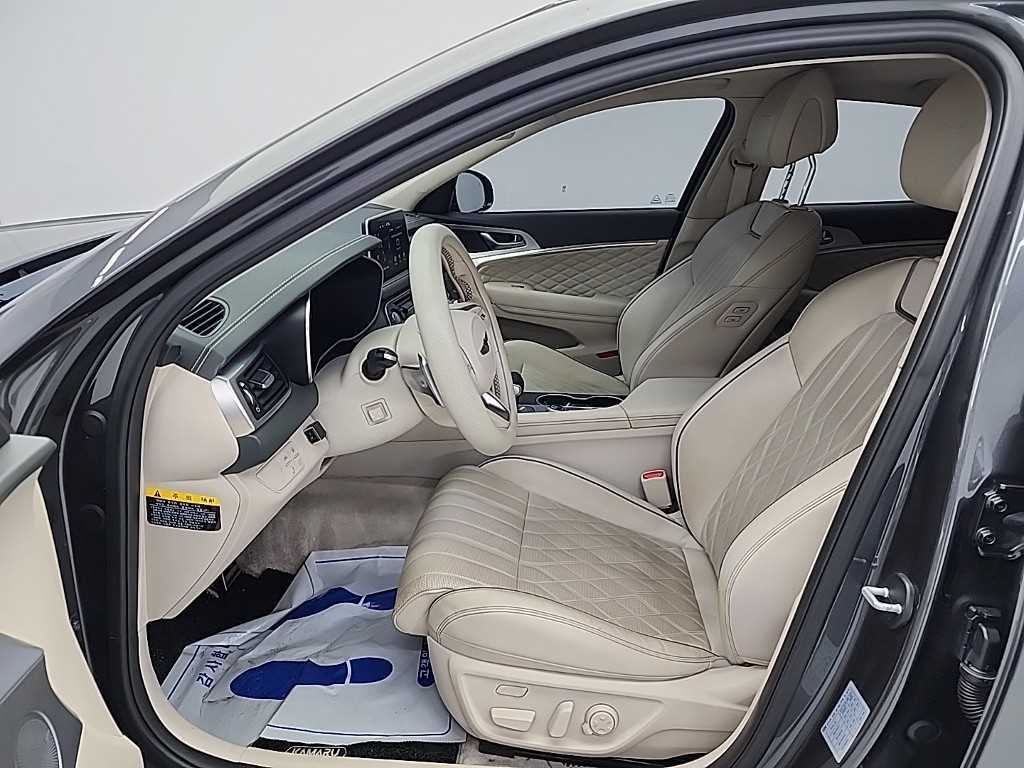 Genesis G70 - Vista 12