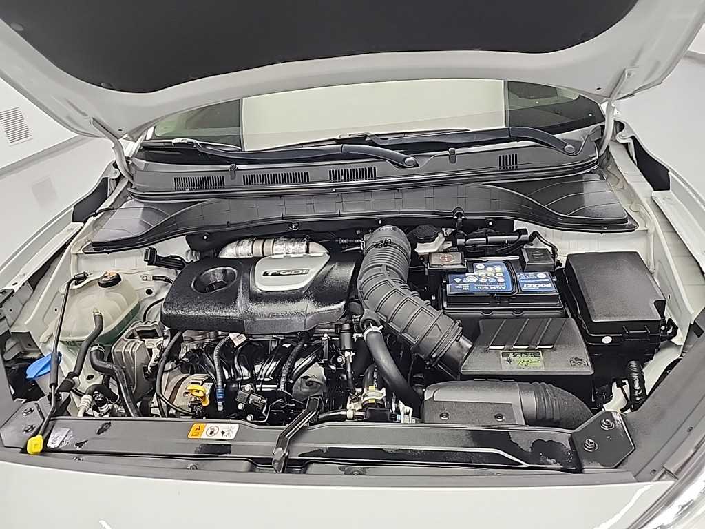 HYUNDAI Kona - Vista 5