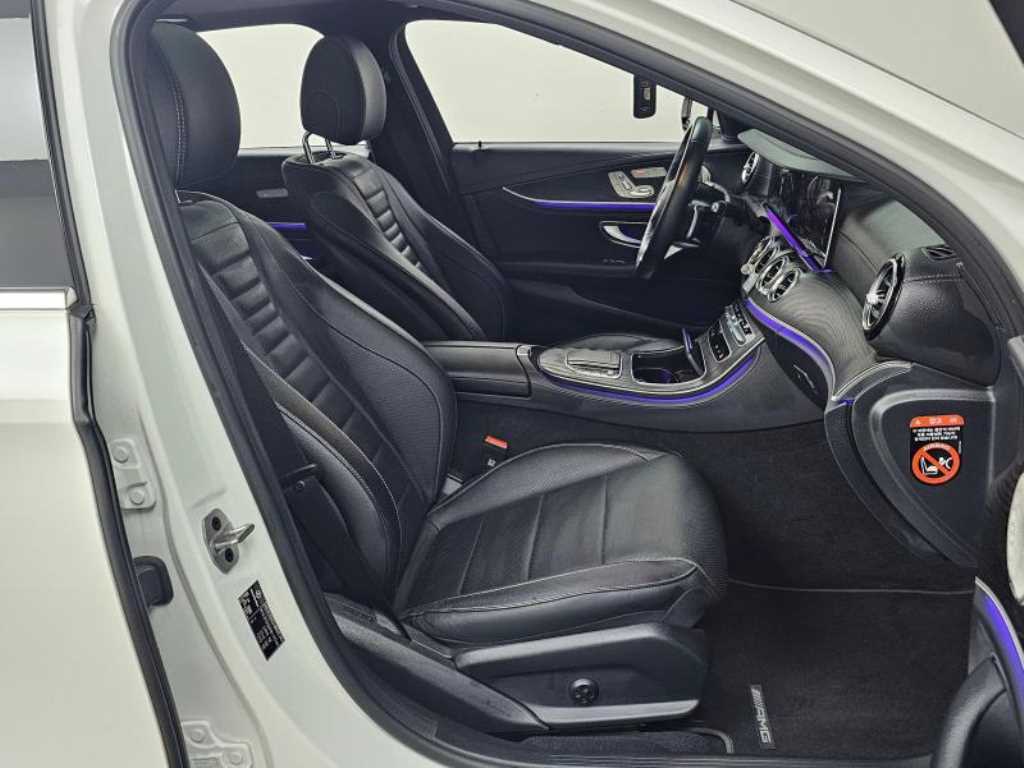 Mercedes Benz E class - Vista 10