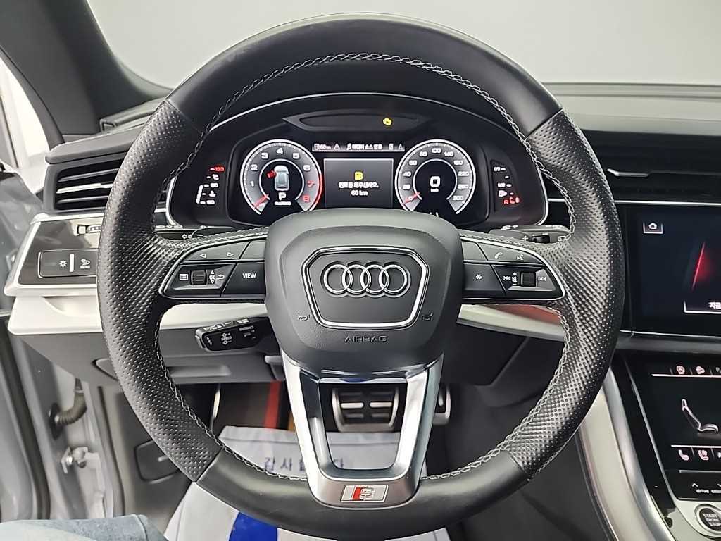Audi Q8 - Vista 9