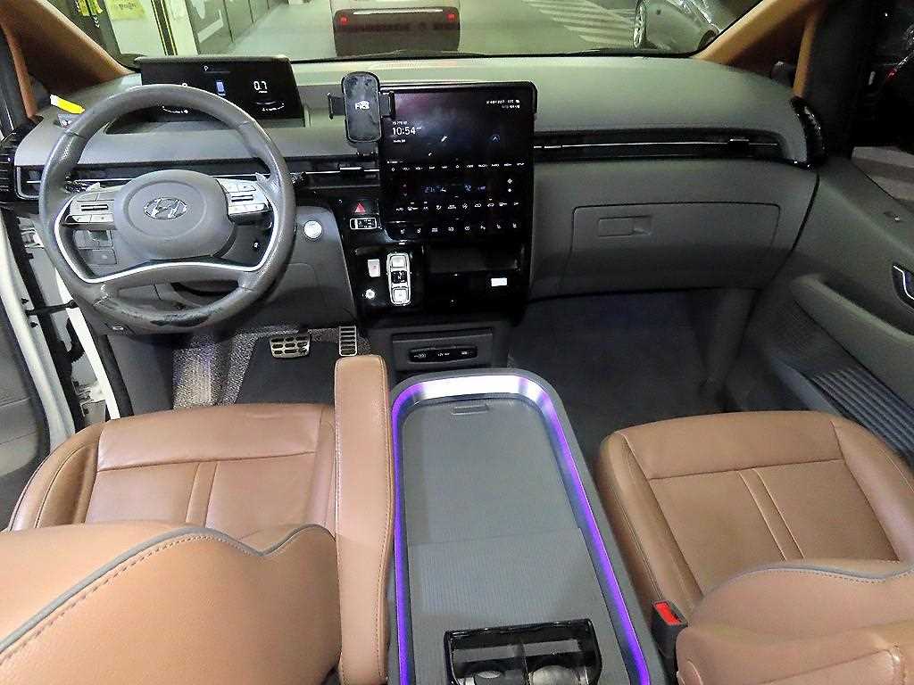 HYUNDAI Staria - Vista 9