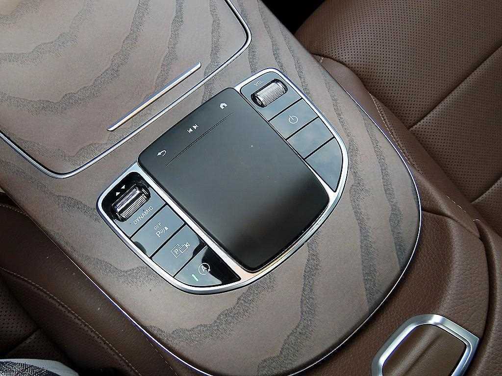 Mercedes Benz E class - Vista 12