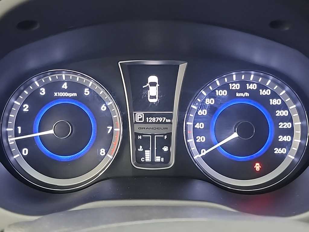 HYUNDAI Grandeur - Vista 6