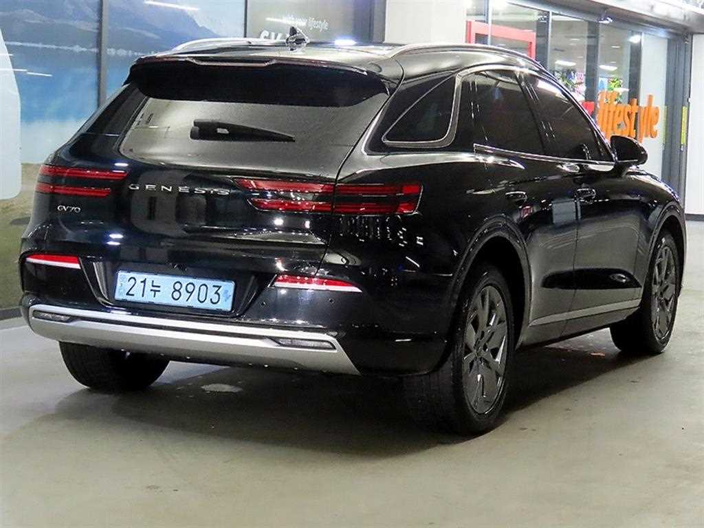 Genesis GV70 - Vista 4