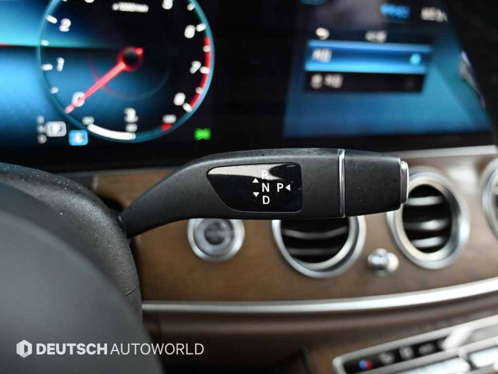 Mercedes Benz E class - Vista 9