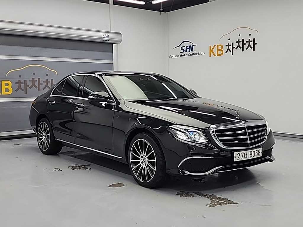 Mercedes Benz E class - Vista 4