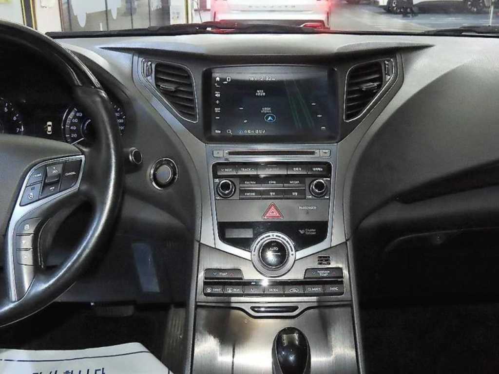 HYUNDAI Grandeur - Vista 11