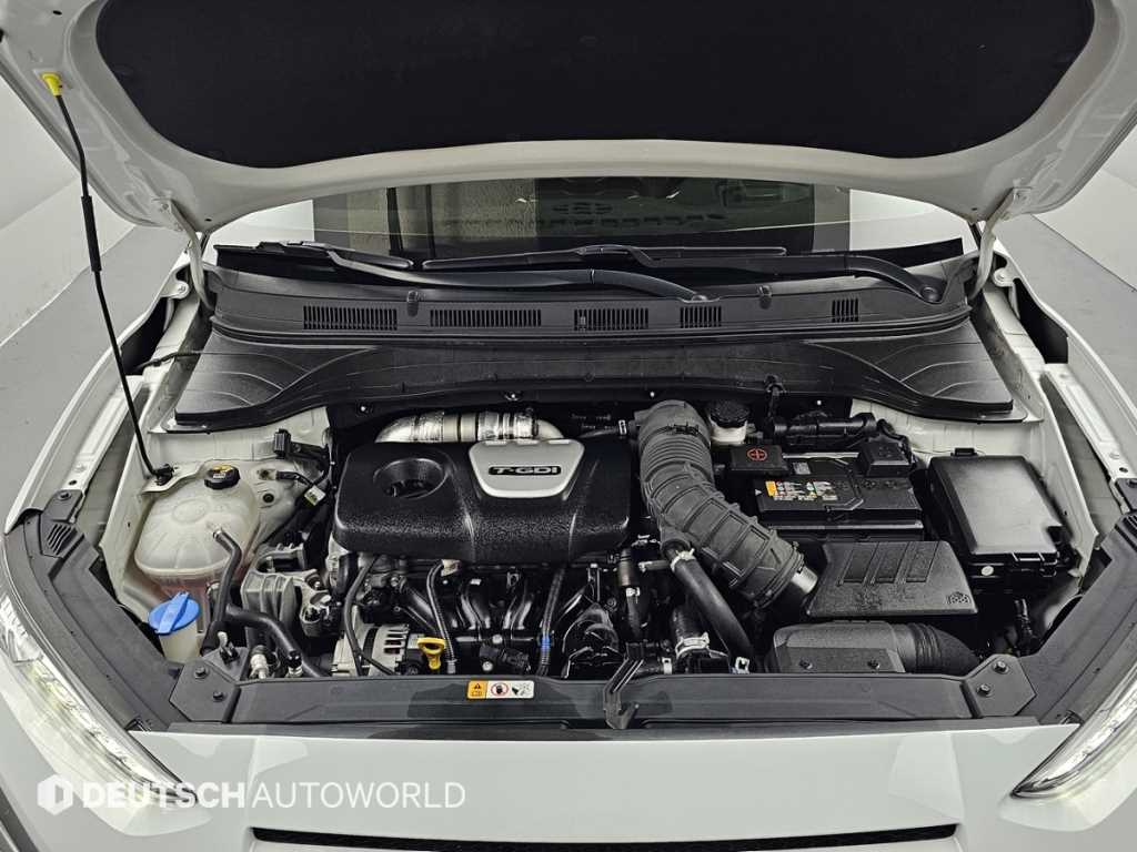 HYUNDAI Kona - Vista 6