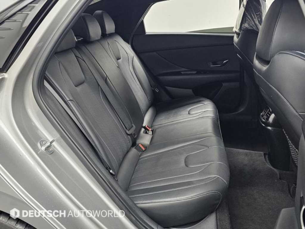 HYUNDAI Avante - Vista 12