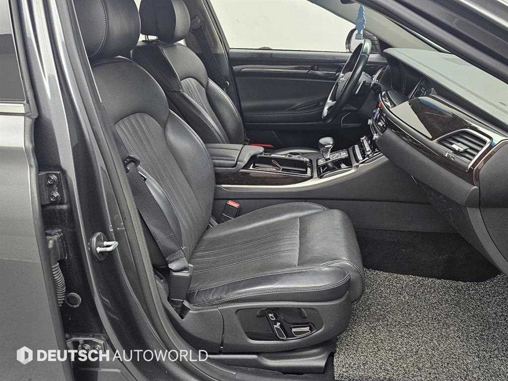 Genesis EQ900 - Vista 10