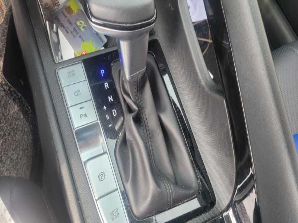 HYUNDAI Avante - Vista 4