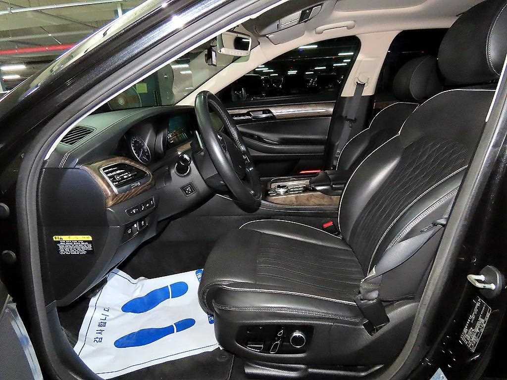 Genesis G90 - Vista 6