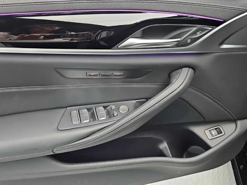 BMW 5 Series 2021 Negro - Importación desde Corea - HF Imports Iquique - Foto 14