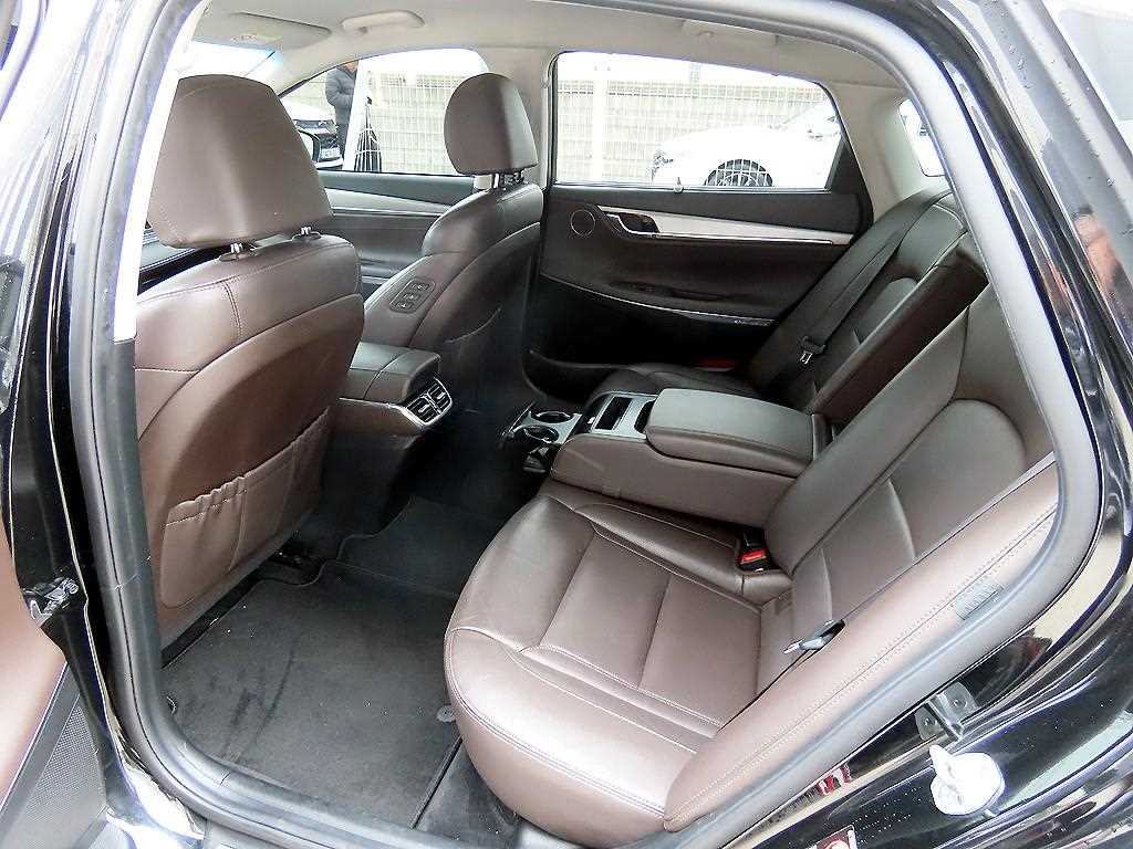 HYUNDAI Grandeur - Vista 6