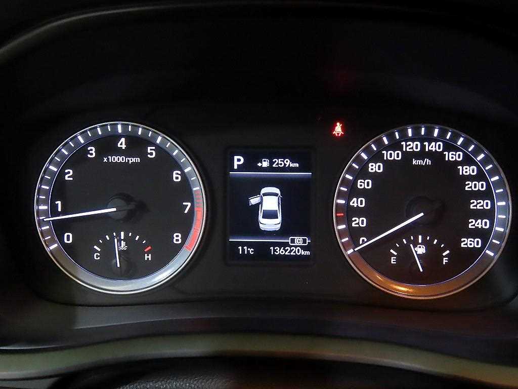 HYUNDAI Sonata - Vista 9