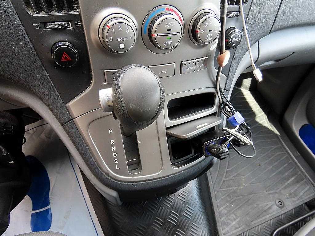 HYUNDAI Starex - Vista 11