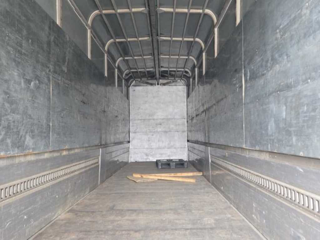 medium and large cargo truck - Vista 9