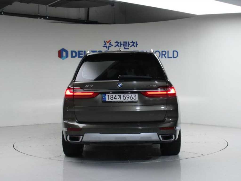BMW X7 - Vista 4