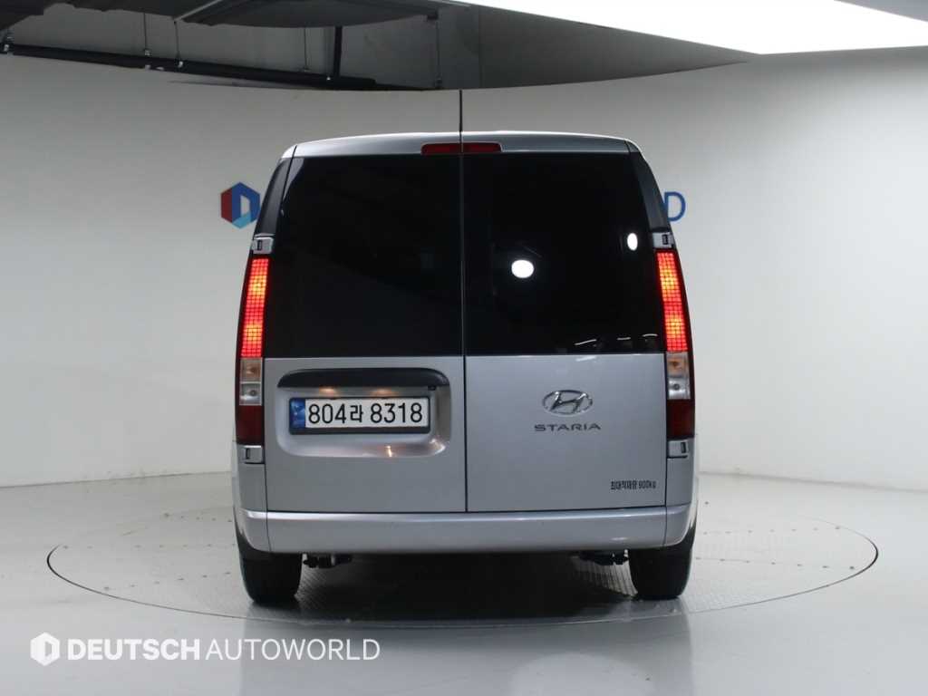 HYUNDAI Staria - Vista 4