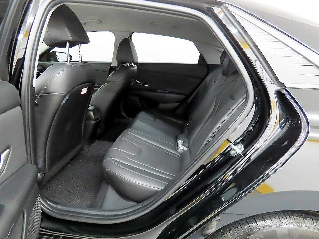 HYUNDAI Avante - Vista 6