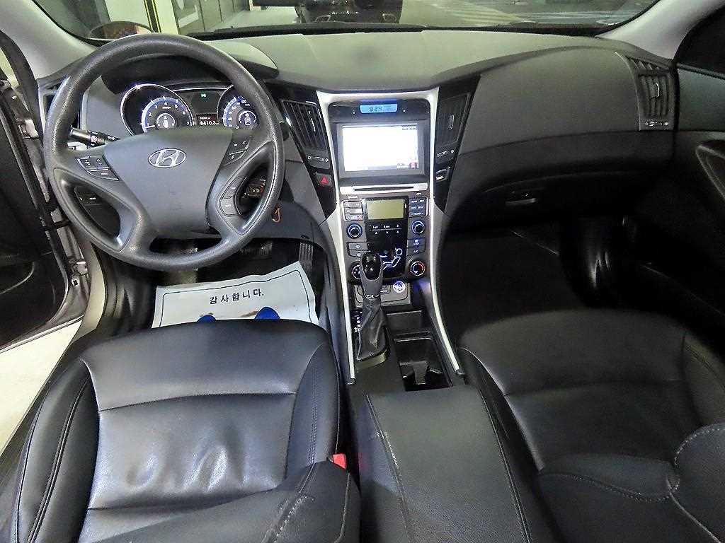 HYUNDAI Sonata - Vista 10