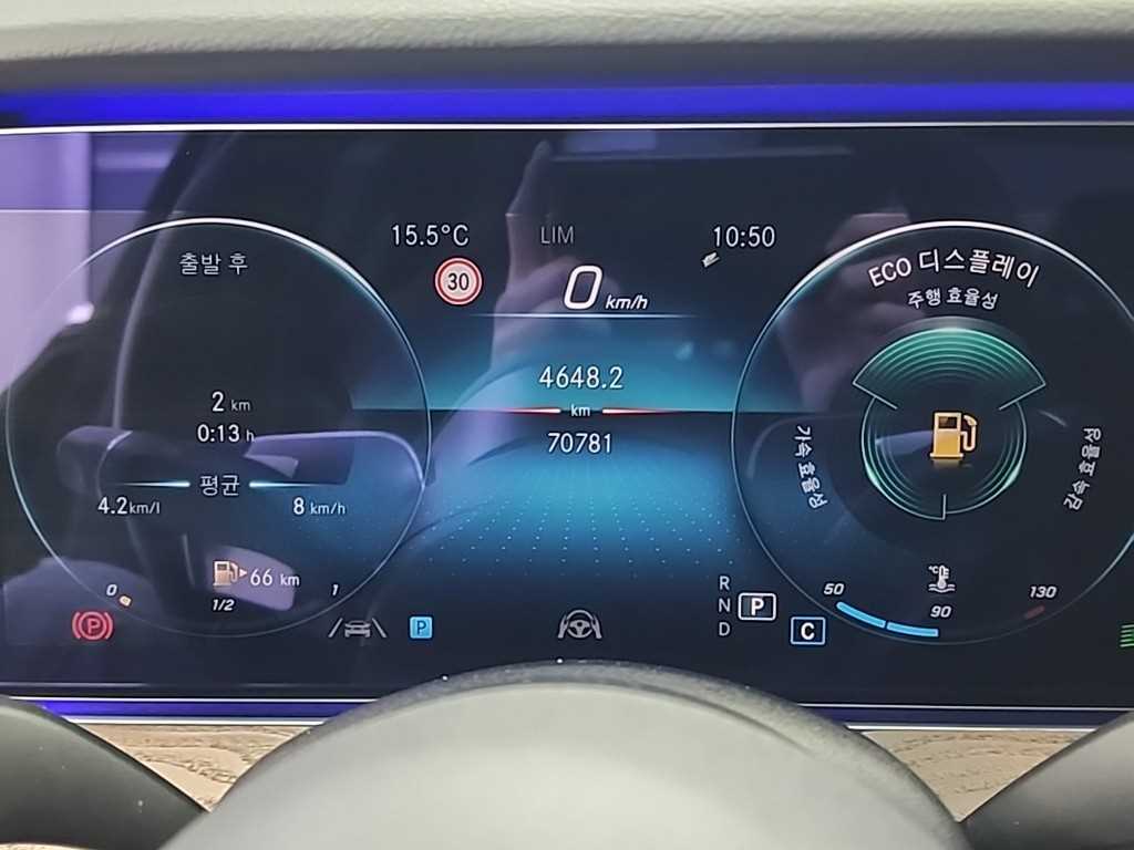 Mercedes Benz E class - Vista 6