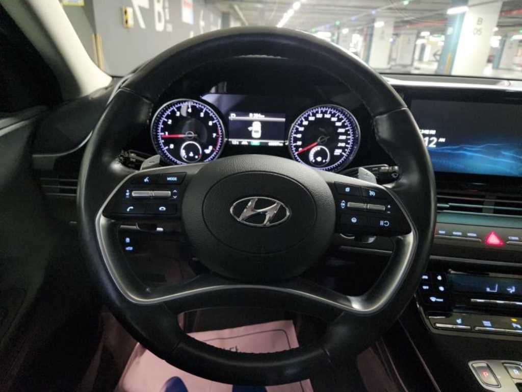 HYUNDAI Grandeur - Vista 8