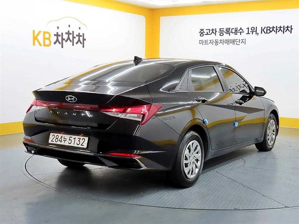 HYUNDAI Avante - Vista 4