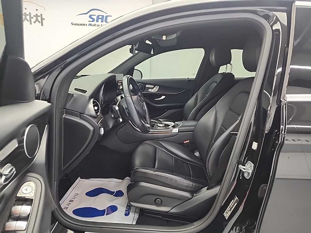 Mercedes Benz GLC Class - Vista 11