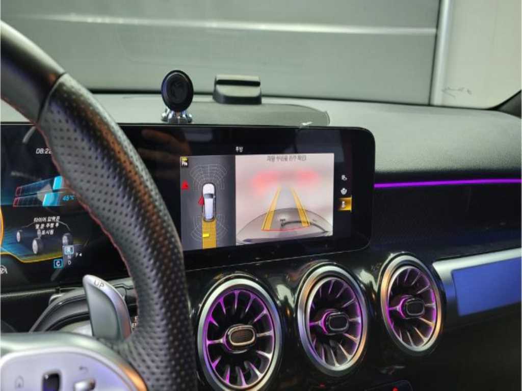 Mercedes Benz GLB Class - Vista 12