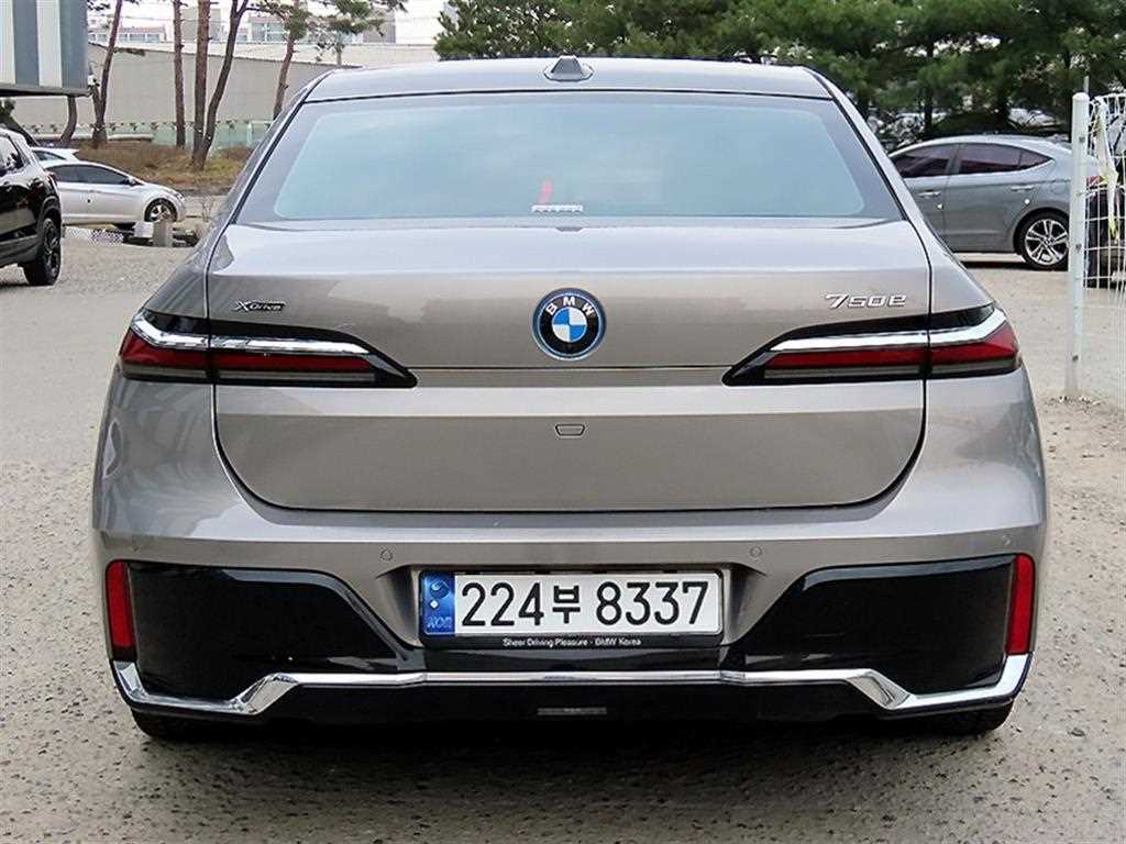 BMW 7 Series - Vista 4