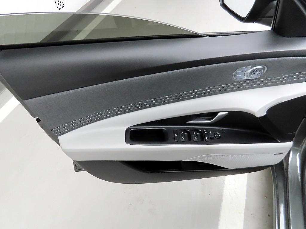 HYUNDAI Avante - Vista 11