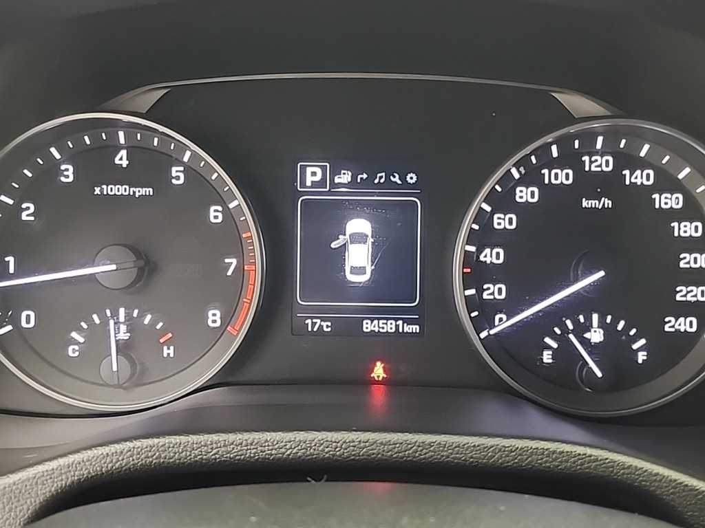 HYUNDAI Avante - Vista 6