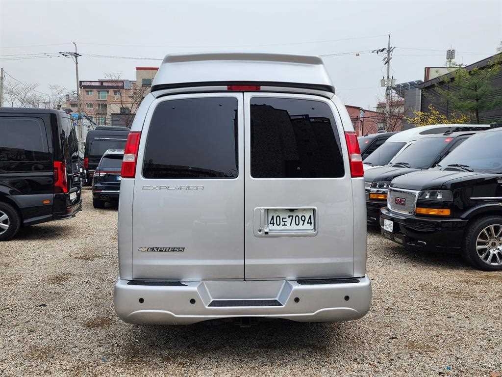 Chevrolet Express van - Vista 8