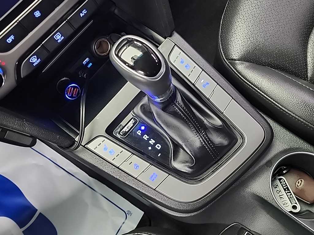 HYUNDAI Avante - Vista 8