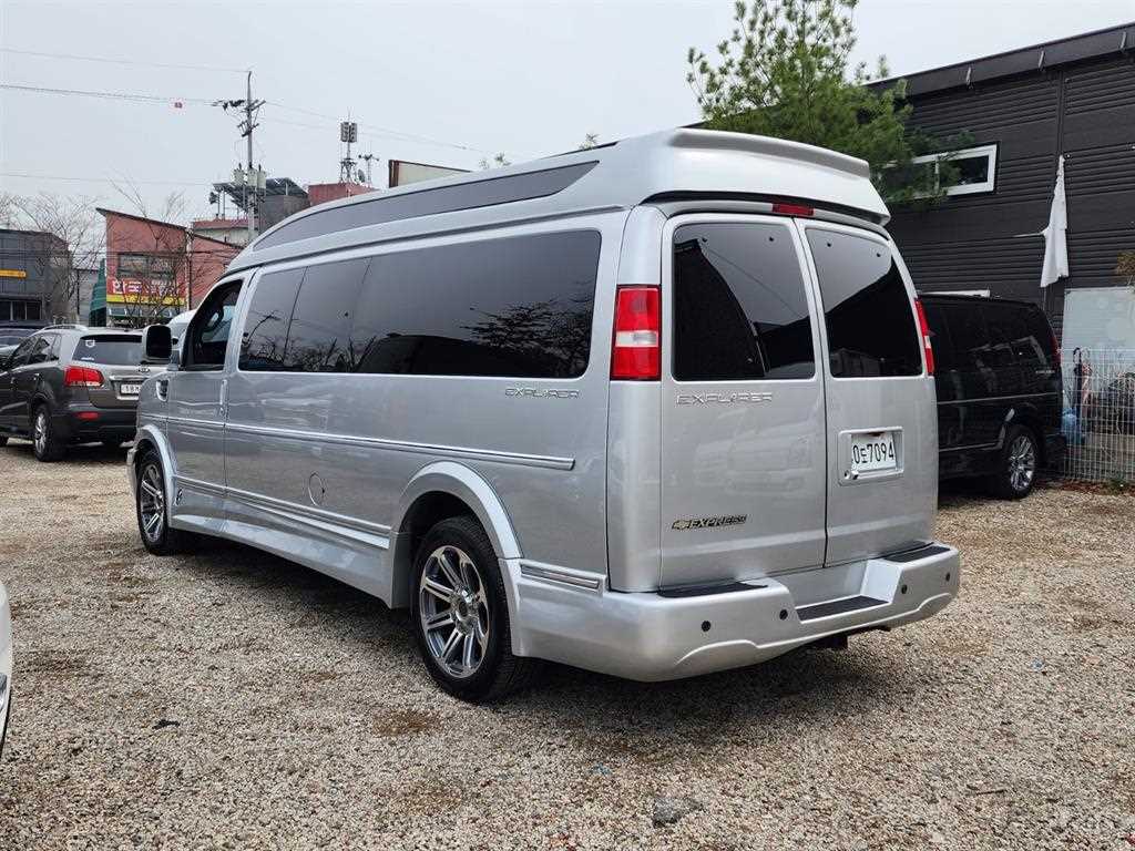 Chevrolet Express van - Vista 9