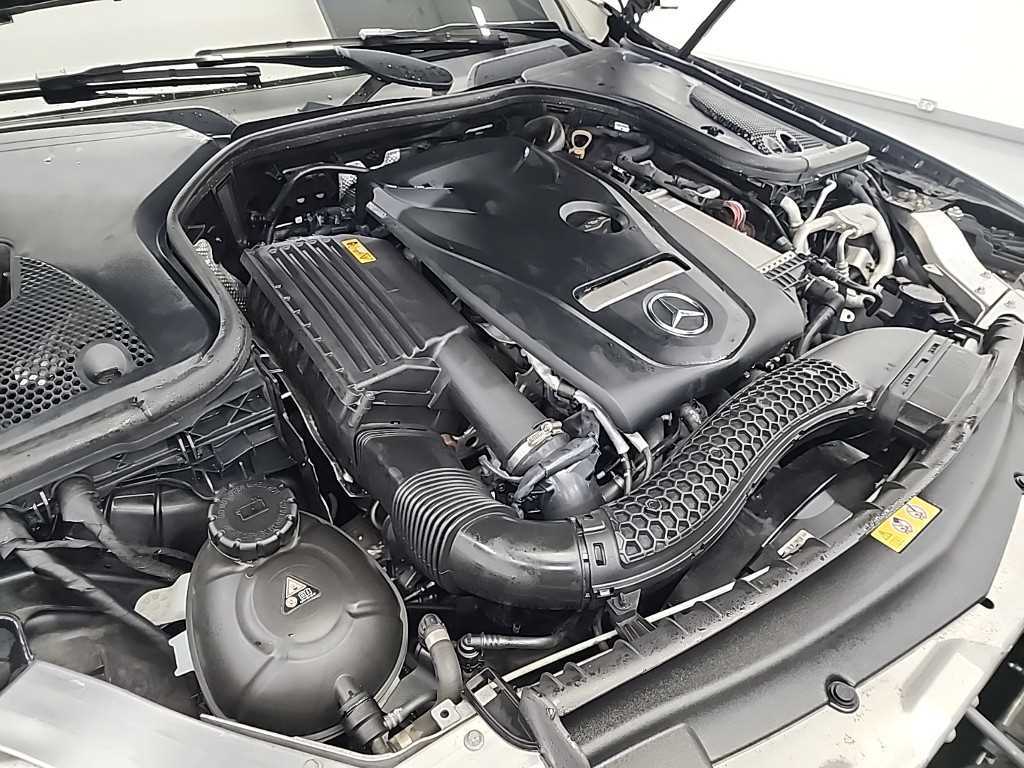 Mercedes Benz E class - Vista 5