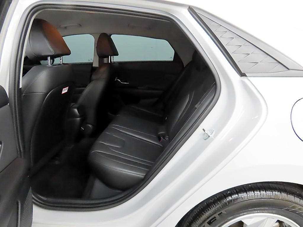 HYUNDAI Avante - Vista 6