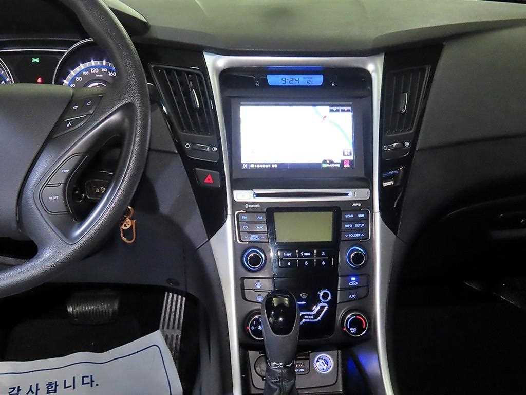 HYUNDAI Sonata - Vista 11