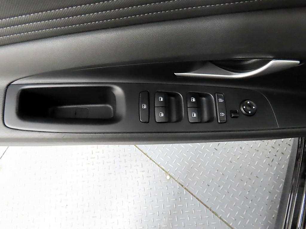 HYUNDAI Avante - Vista 11