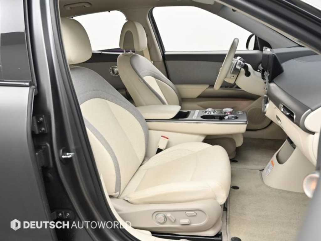 Genesis GV60 - Vista 10