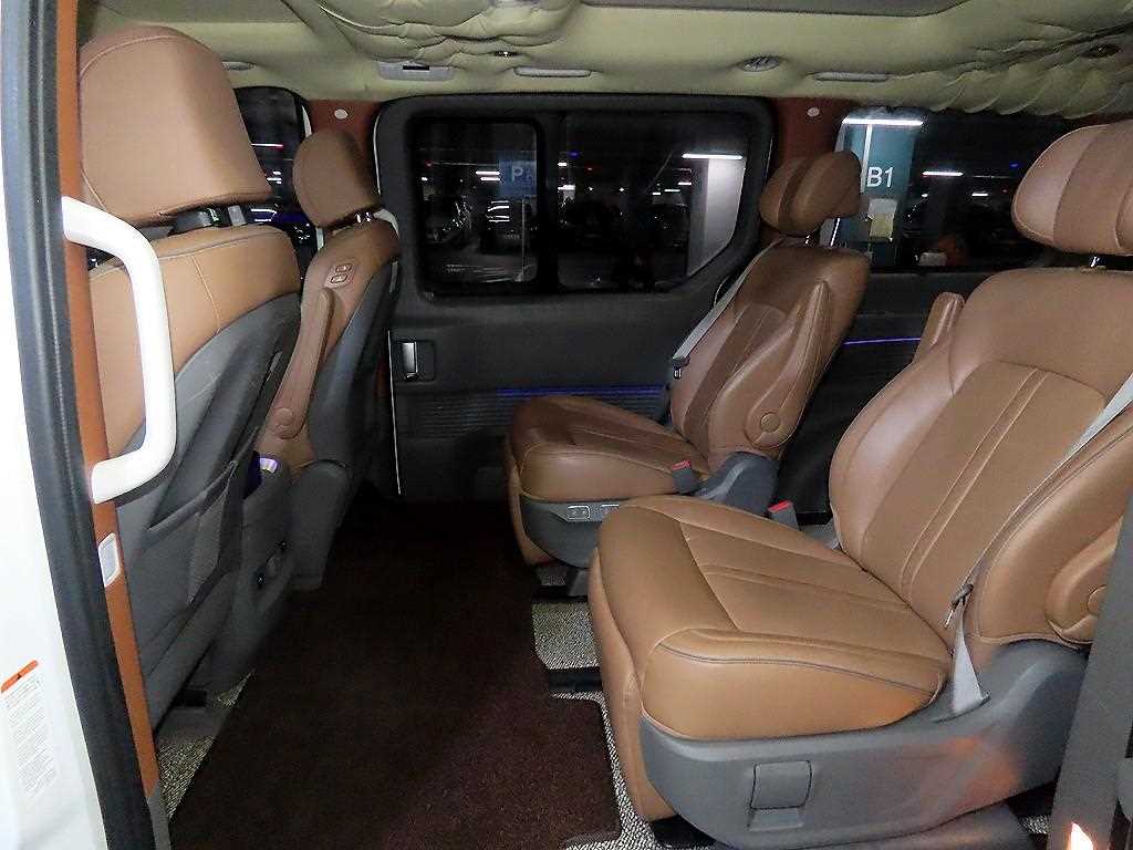 HYUNDAI Staria - Vista 7