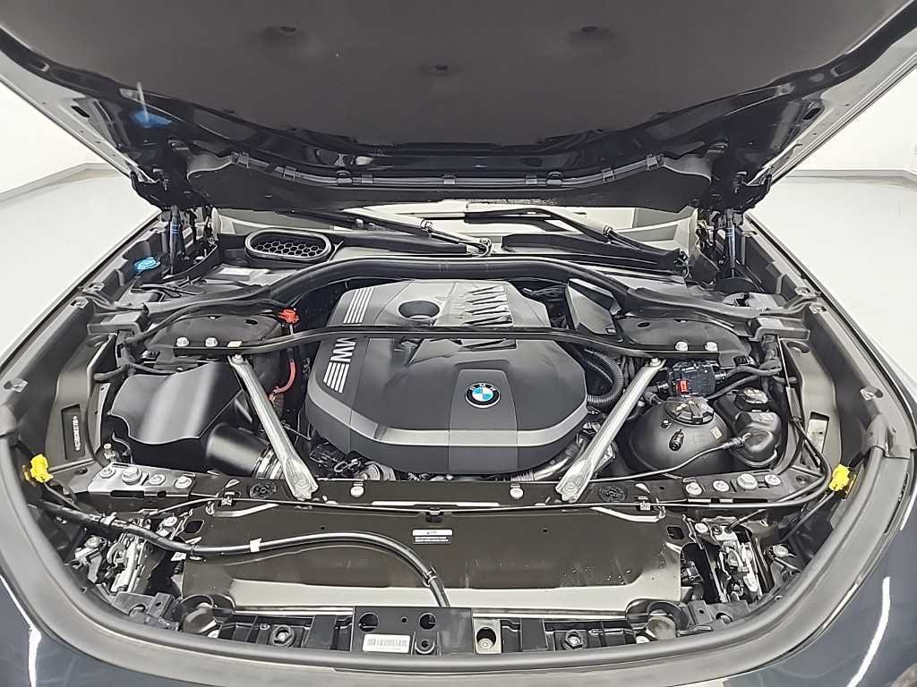 BMW 7 Series - Vista 5