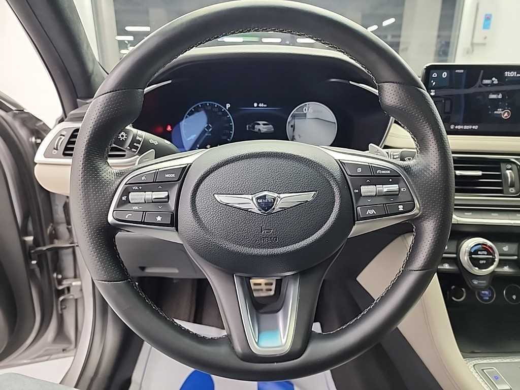 Genesis G70 - Vista 9