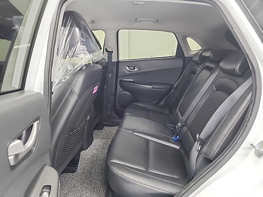 HYUNDAI Kona - Vista 12