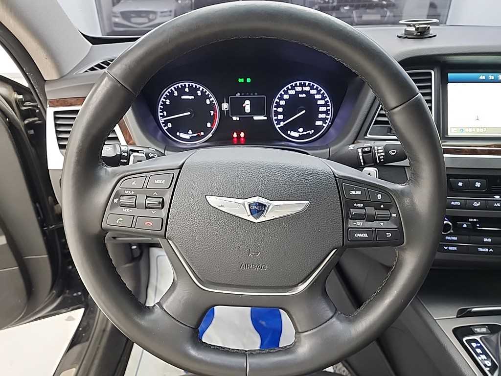 HYUNDAI Genesis - Vista 9